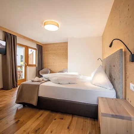 Teiser Stern 3* Funes (Bolzano)