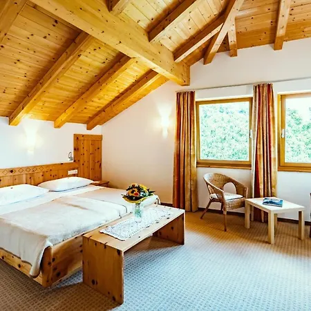 Teiser Stern 3* Funes (Bolzano)